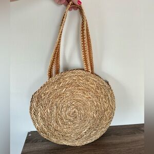 Two-tone straw beach bag